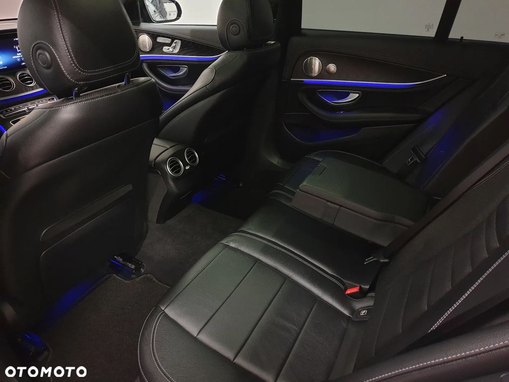 Mercedes-Benz Klasa E 300 de 4Matic 9G-TRONIC AMG Line - 29