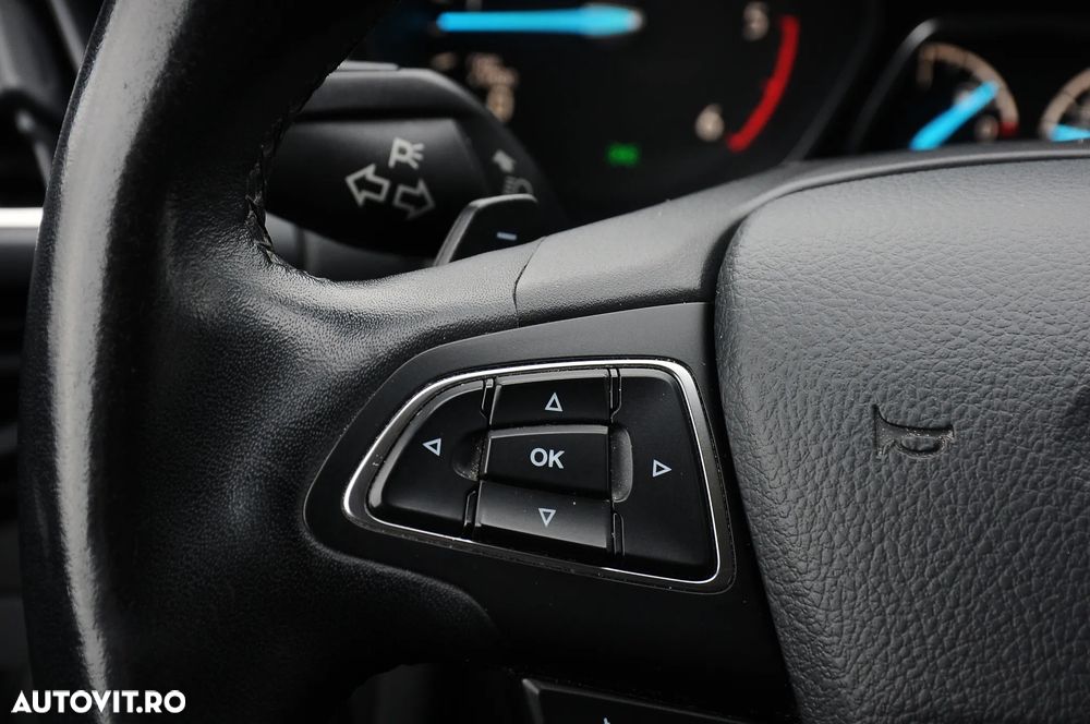 Ford Kuga 2.0 TDCi 4WD Powershift ST-Line - 14