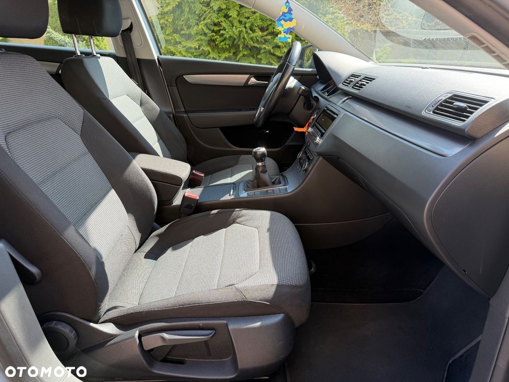 Volkswagen Passat Variant 2.0 Blue TDI SCR Trendline - 25