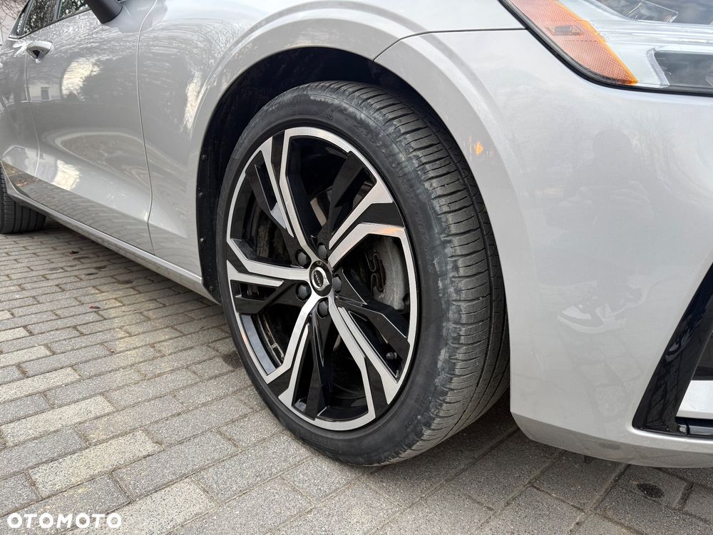 Volvo S60 B5 B AWD Plus Dark - 23