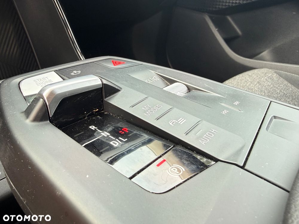 BMW Seria 2 218d - 25