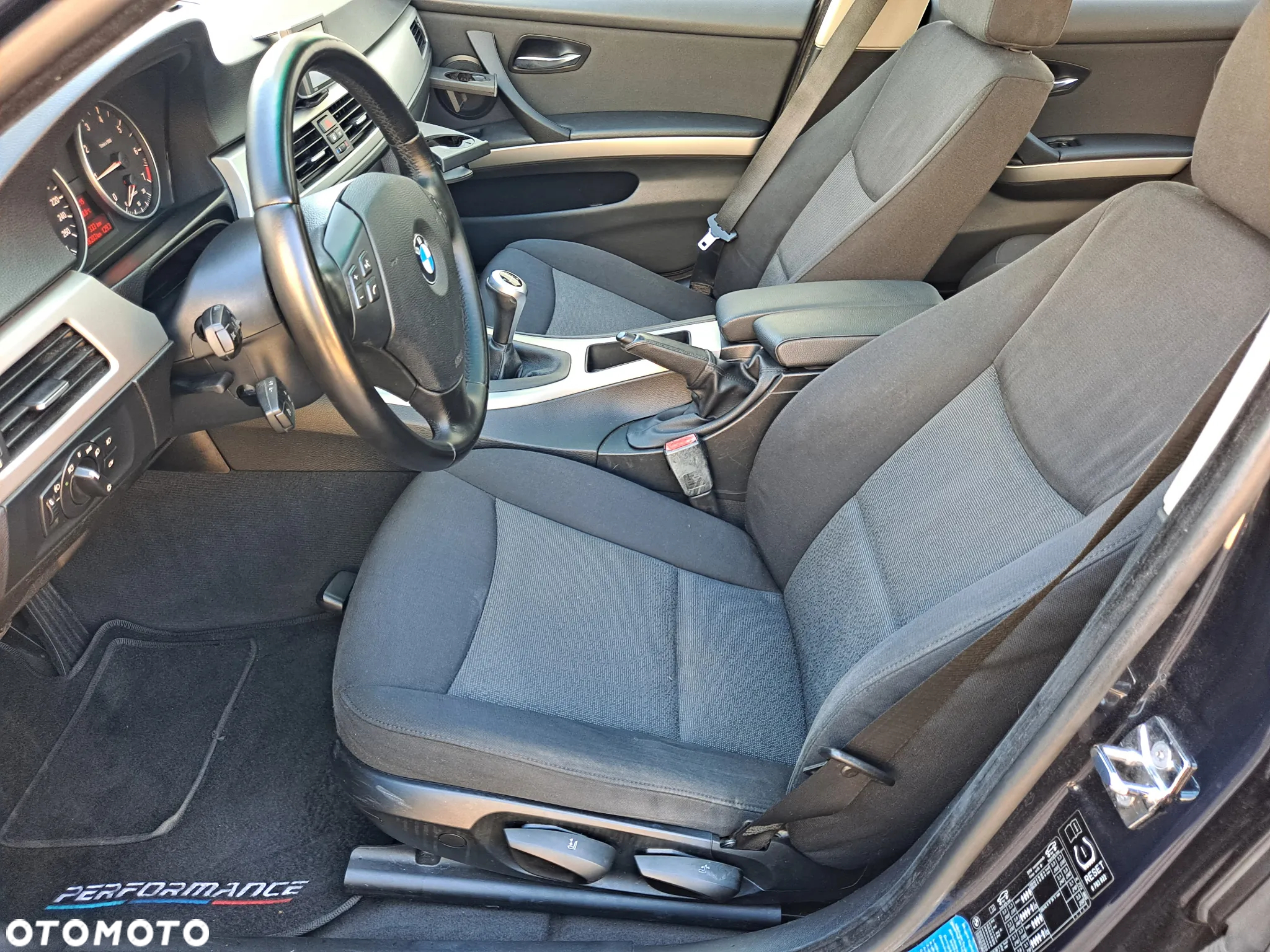 BMW Seria 3 320i - 9