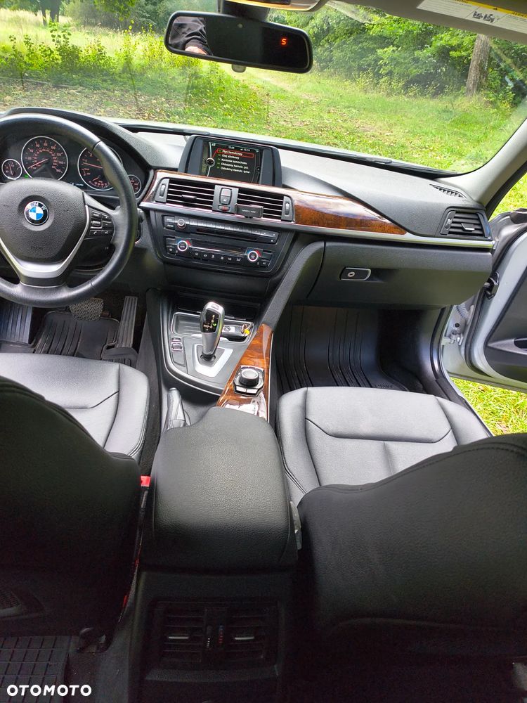 BMW Seria 3 328i xDrive Luxury Line - 10