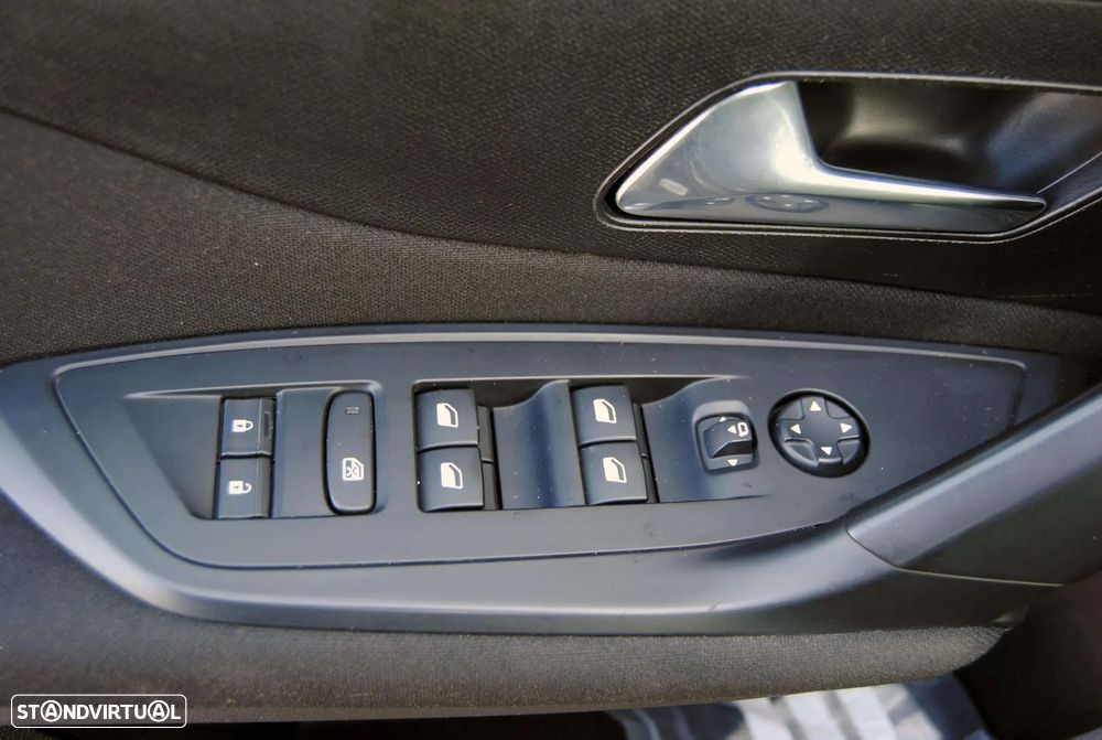 Peugeot 308 1.2 PureTech Active Pack - 17