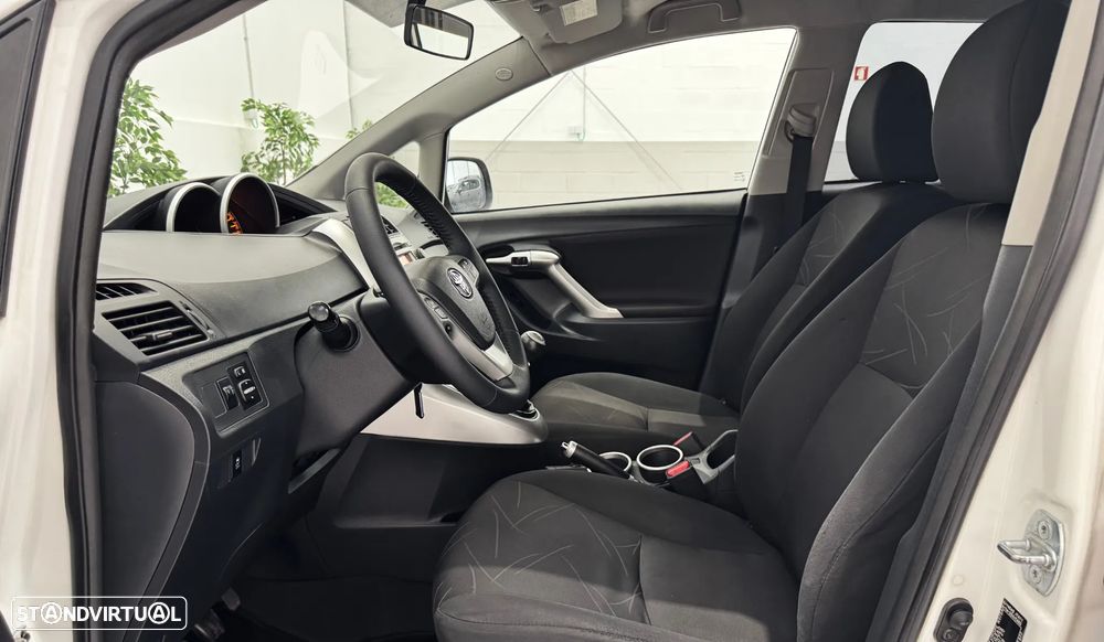 Toyota Verso 2.0 D-4D Executive - 16
