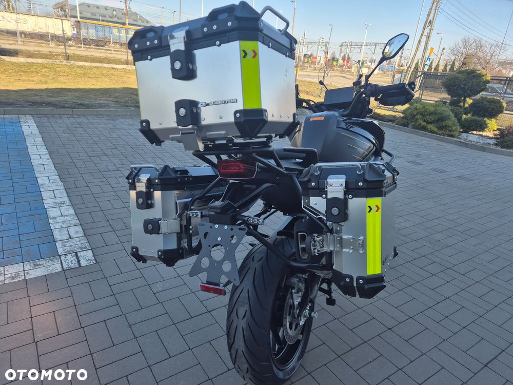 QJMOTOR SRT900S - 16