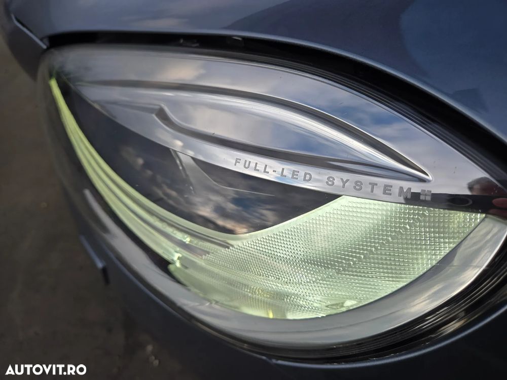 Volvo V40 D2 - 11