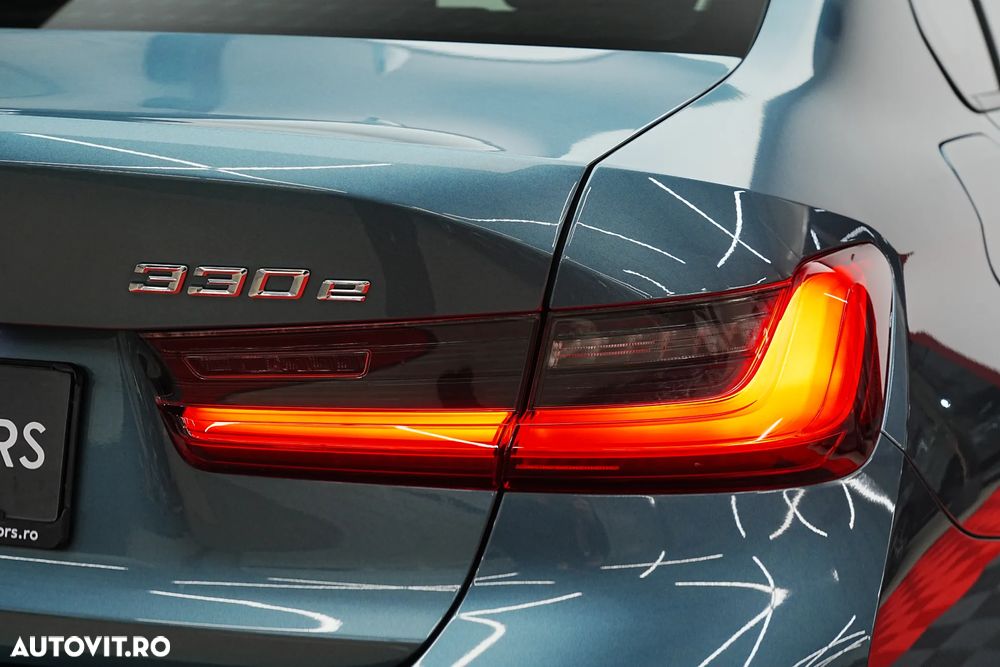 BMW Seria 3 330e Aut. Sport Line - 25