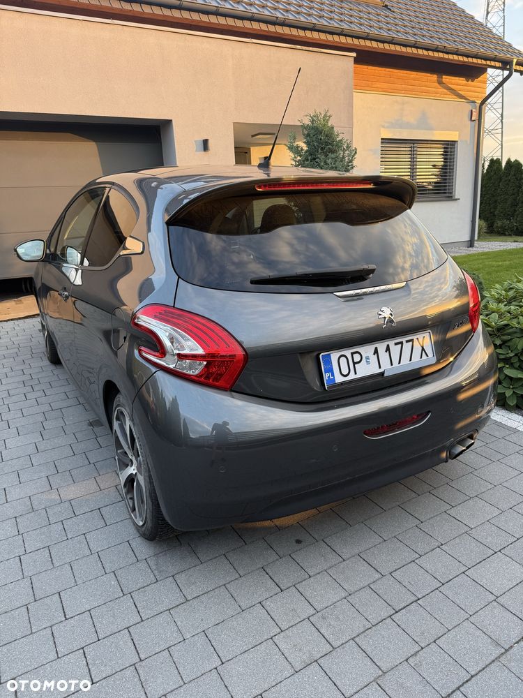 Peugeot 208 - 2