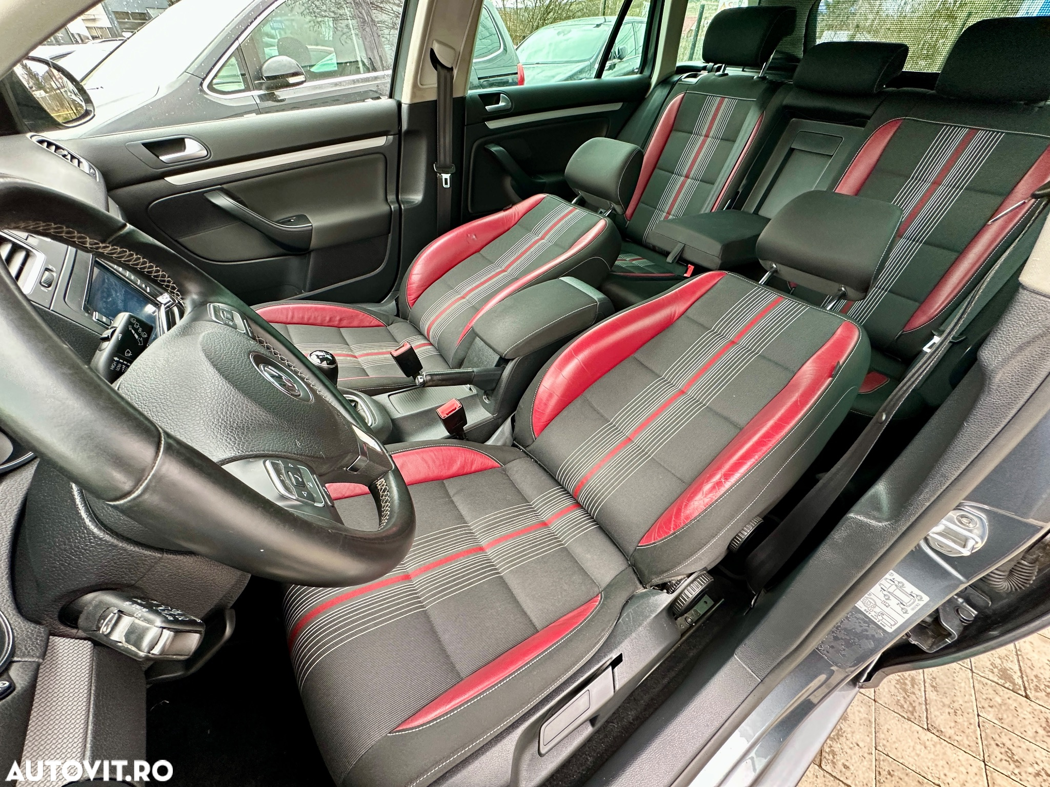 Volkswagen Golf 1.6 TDI DPF MATCH - 22