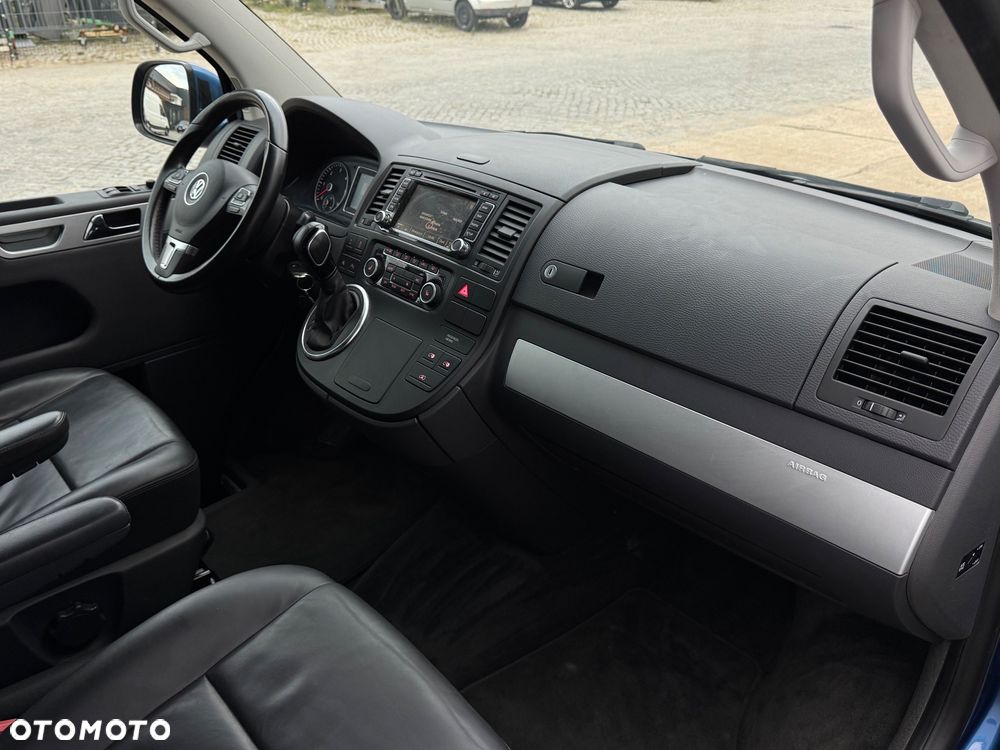 Volkswagen Multivan - 15