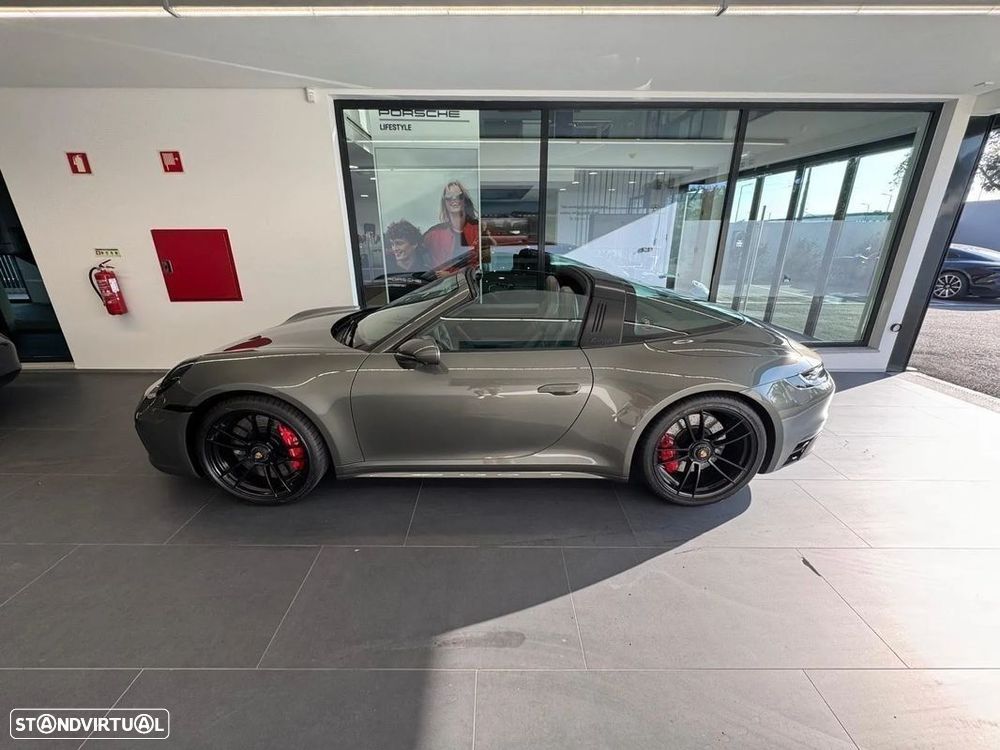 Porsche 911 (992) Targa 4 GTS PDK