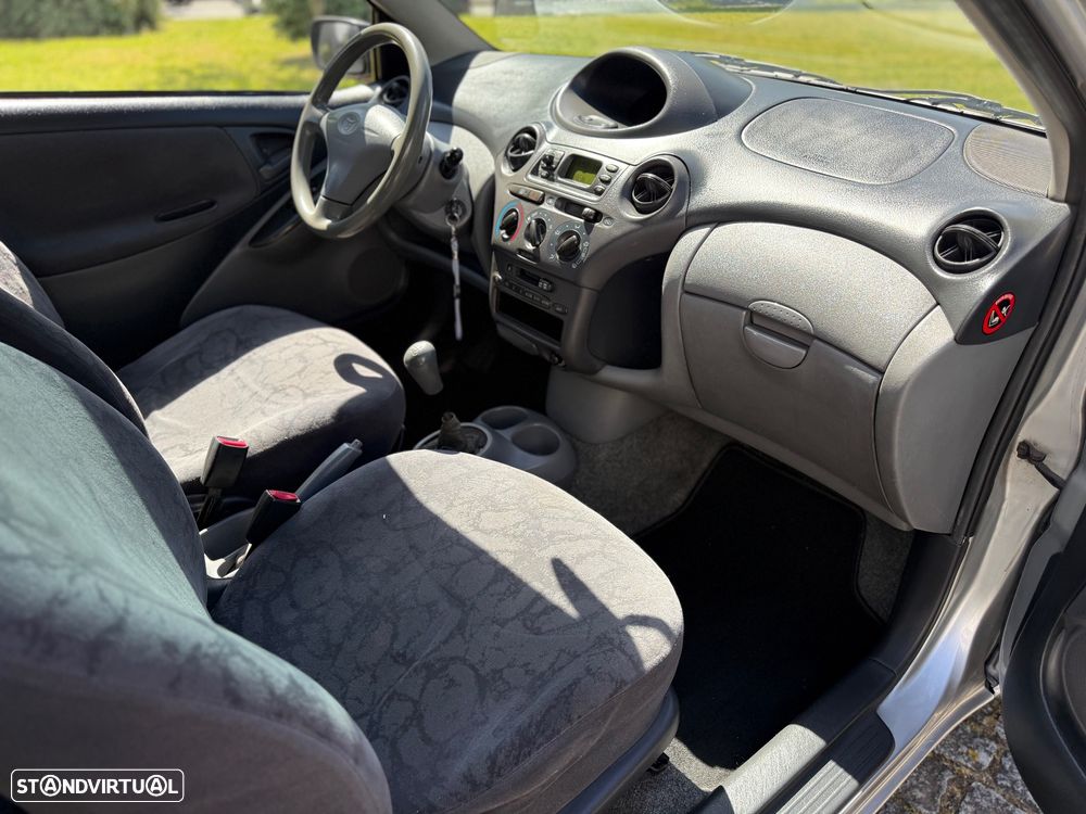 Toyota Yaris 1.4 D-4D Sol TA - 6