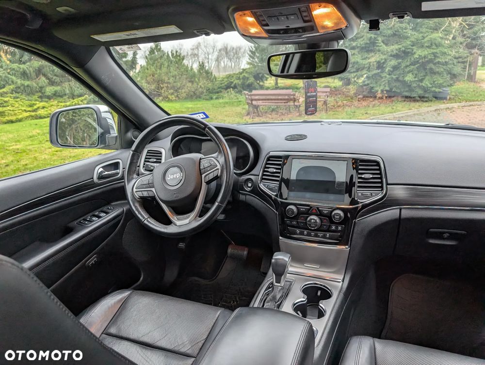 Jeep Grand Cherokee - 34