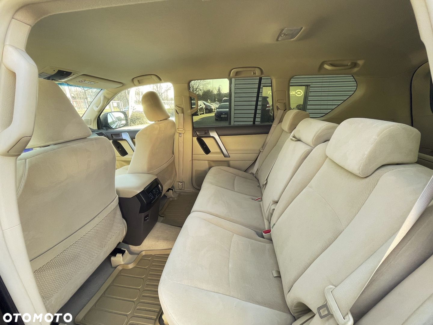 Toyota Land Cruiser - 10