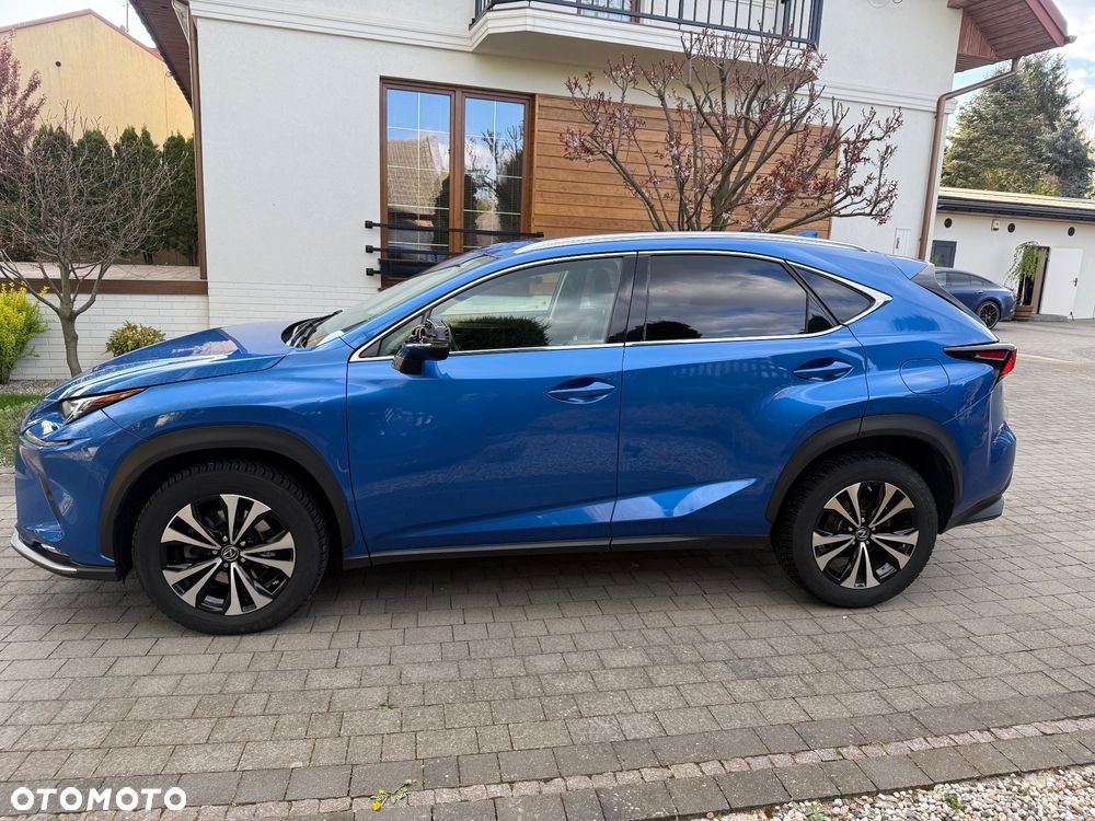 Lexus NX 300 F Impression AWD - 3