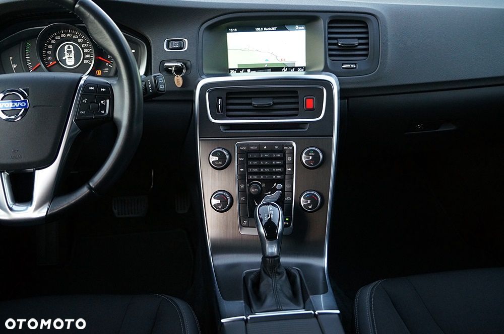 Volvo V60 D4 Geartronic Summum - 29