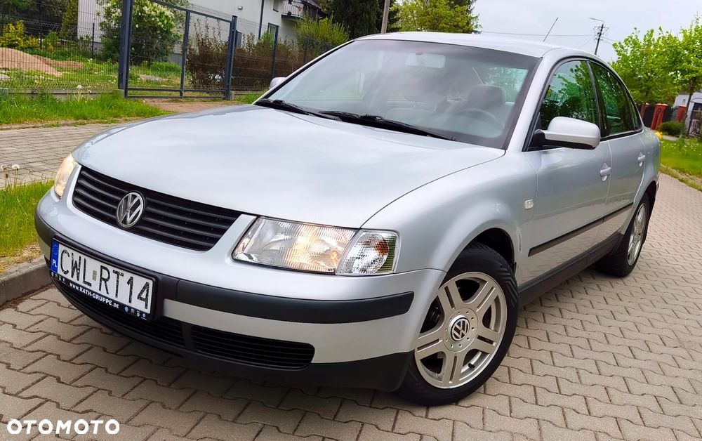Volkswagen Passat 1.8T Comfortline - 1