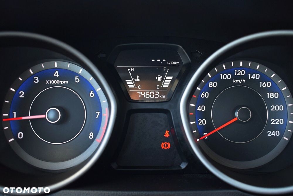 Hyundai Elantra - 21