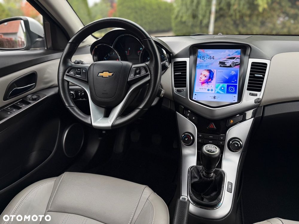 Chevrolet Cruze 1.8 LTZ+ - 18