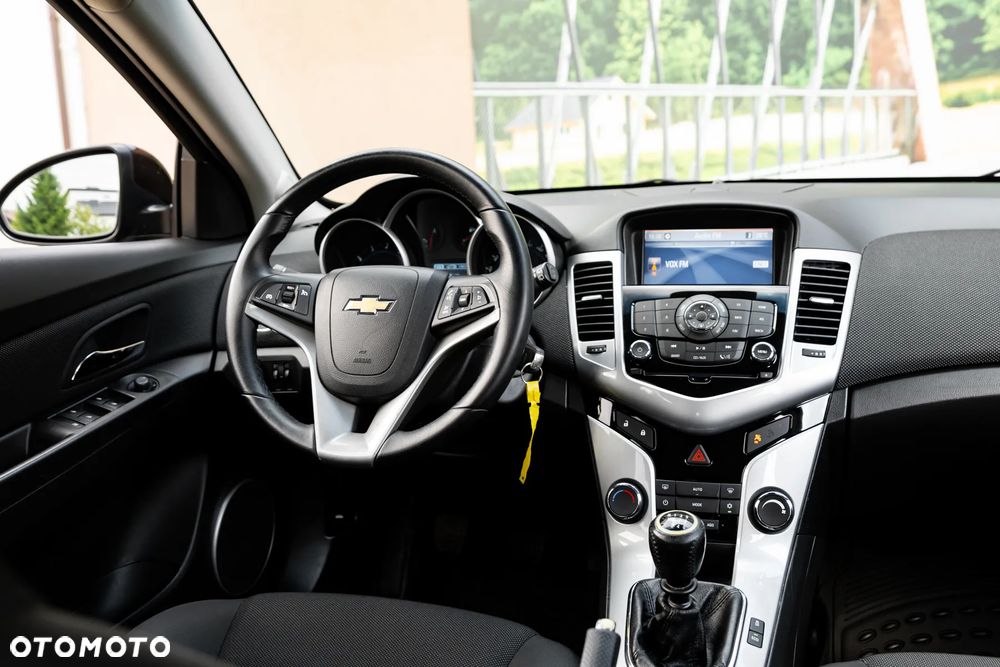 Chevrolet Cruze - 25