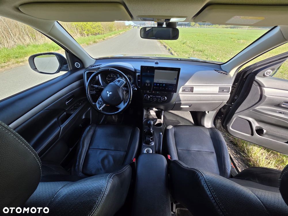 Mitsubishi Outlander - 8