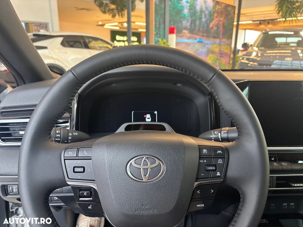 Toyota Camry 2.5 HEV Comfort - 27