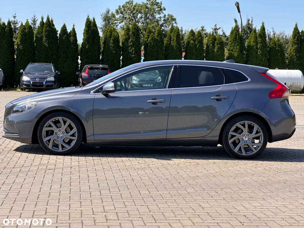 Volvo V40 - 24