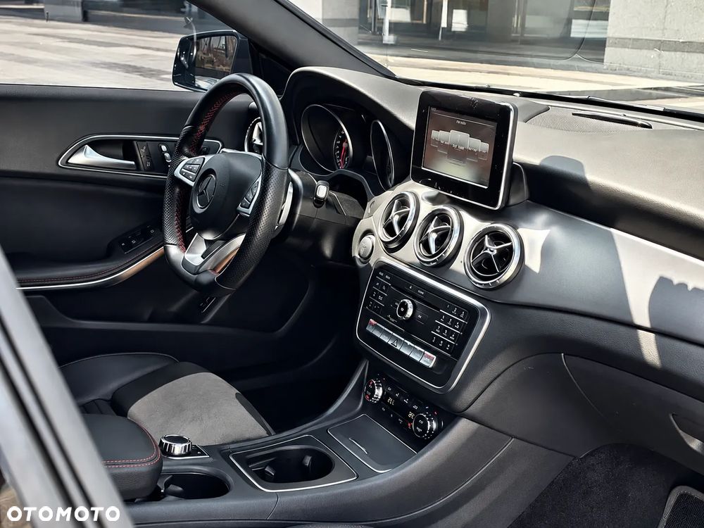 Mercedes-Benz CLA - 13