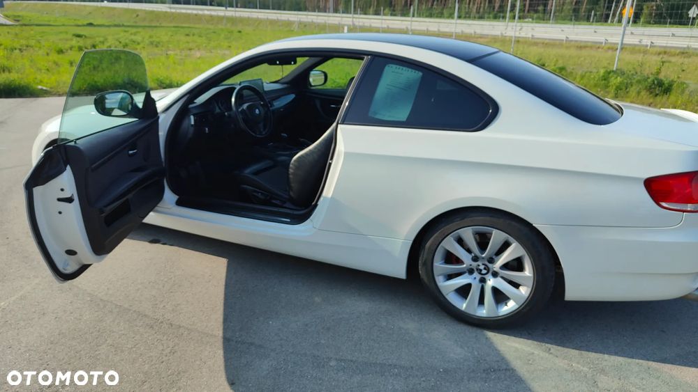 BMW Seria 3 320i Edition Exclusive - 24