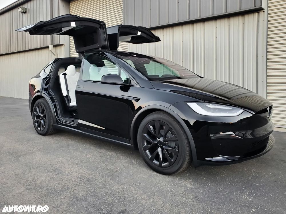 Tesla Model X Plaid - 7