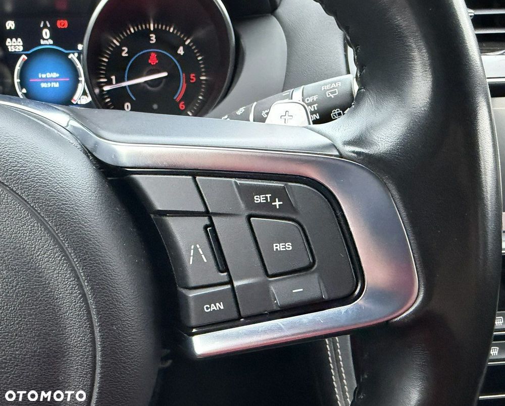 Jaguar F-Pace 25d AWD R-Sport - 27