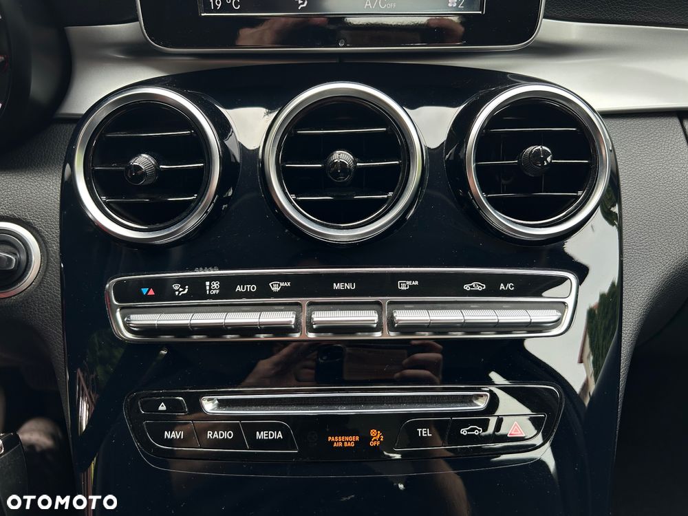 Mercedes-Benz Klasa C 180 9G-TRONIC - 25
