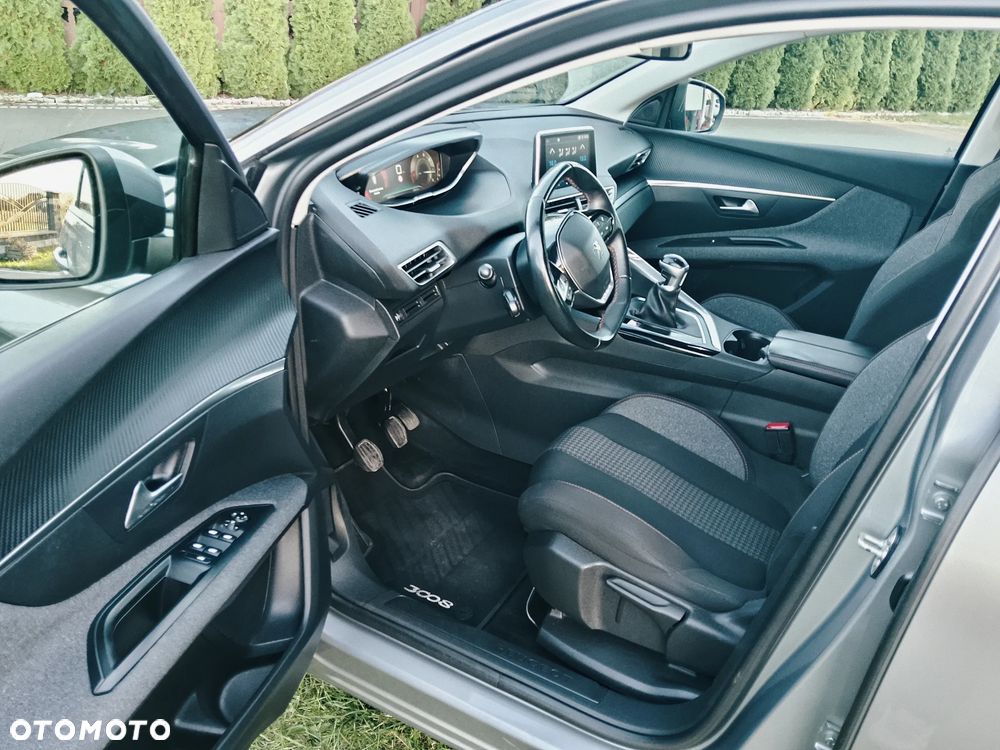 Peugeot 3008 - 11