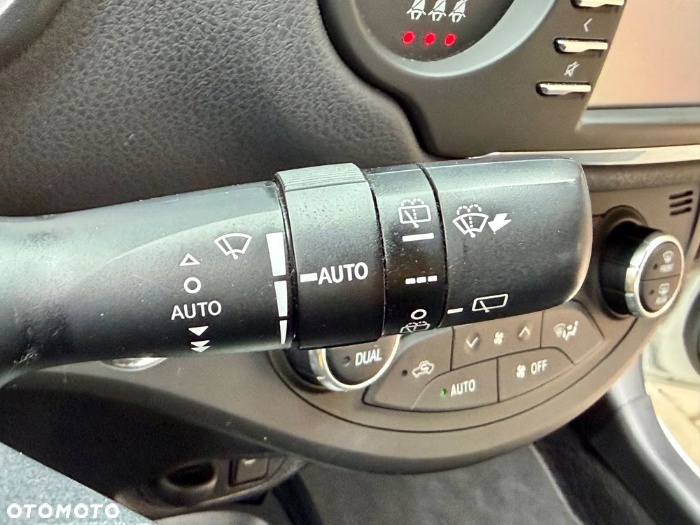 Toyota Yaris Hybrid 100 Selection Passion - 9