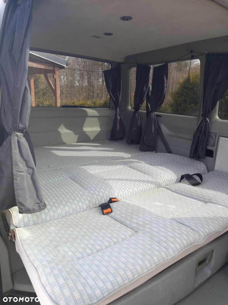 Volkswagen Multivan - 22