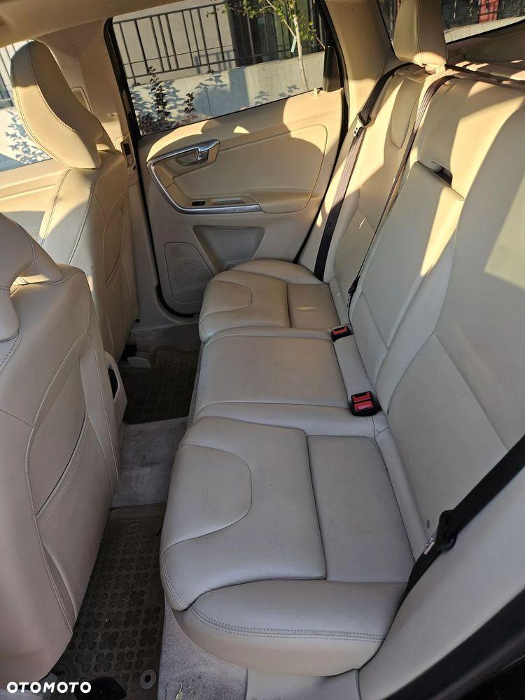 Volvo XC 60 D4 AWD Summum - 9