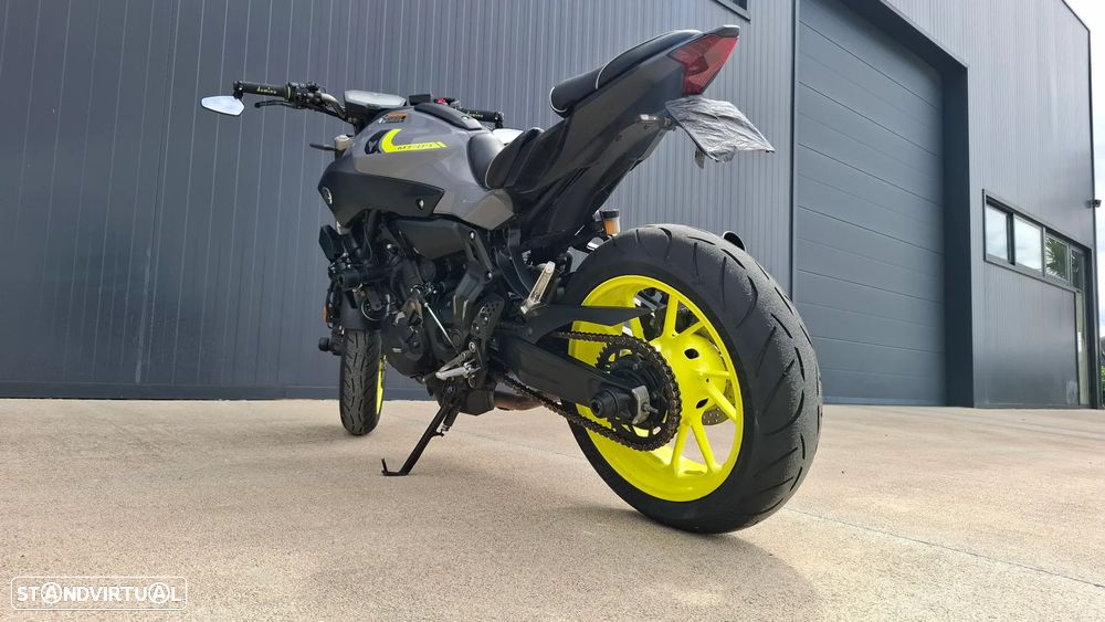 Yamaha MT-07 Nardo Grey 35 kw - 17