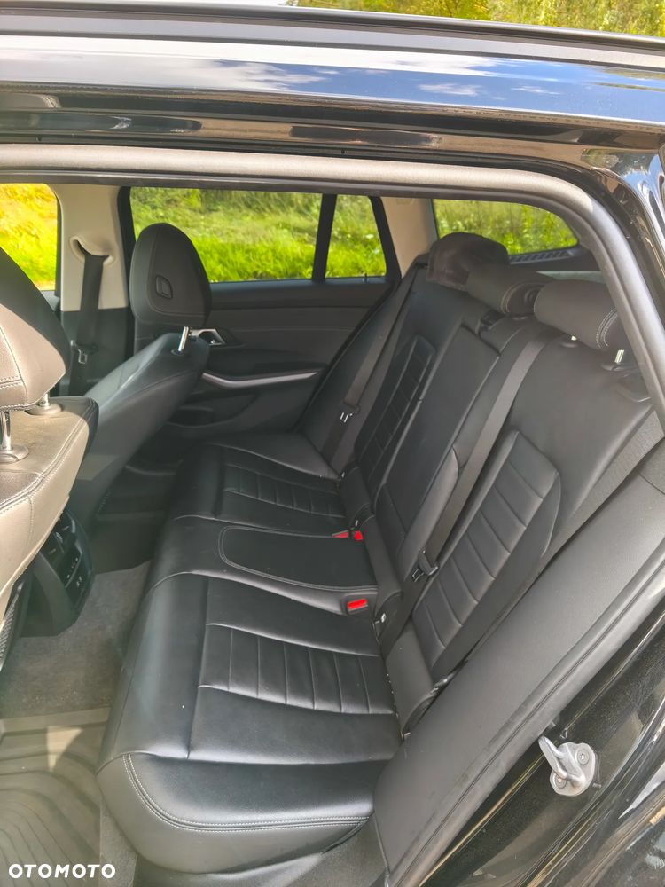 BMW Seria 3 318i - 16