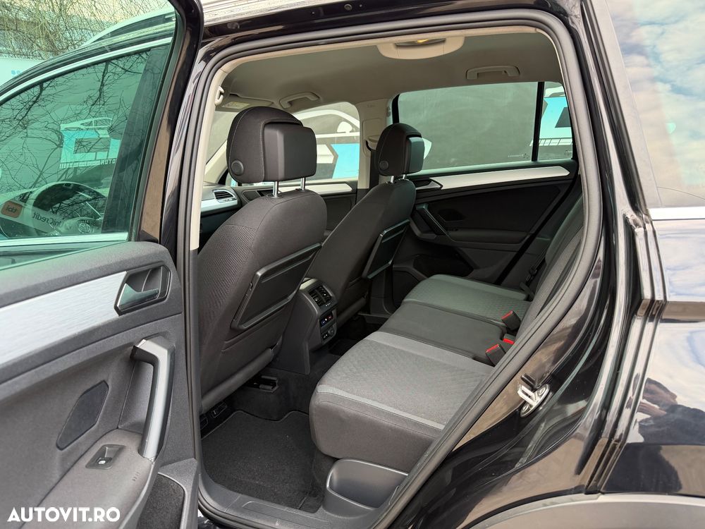 Volkswagen Tiguan 2.0 TDI SCR 4MOTION DSG R-Line - 27