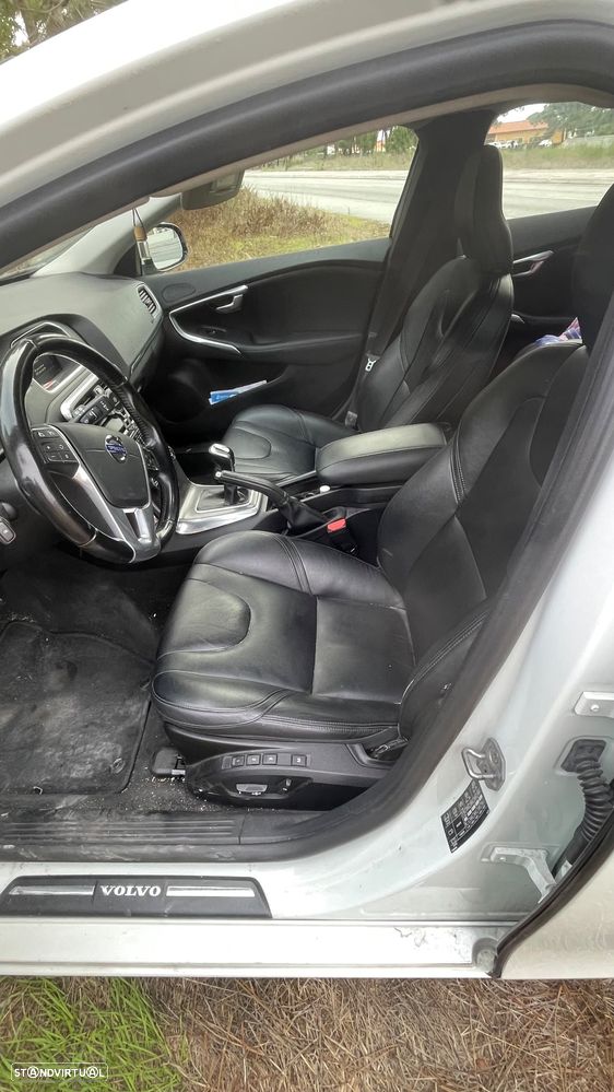 Volvo V40 2.0 D4 R-Design Summum - 6