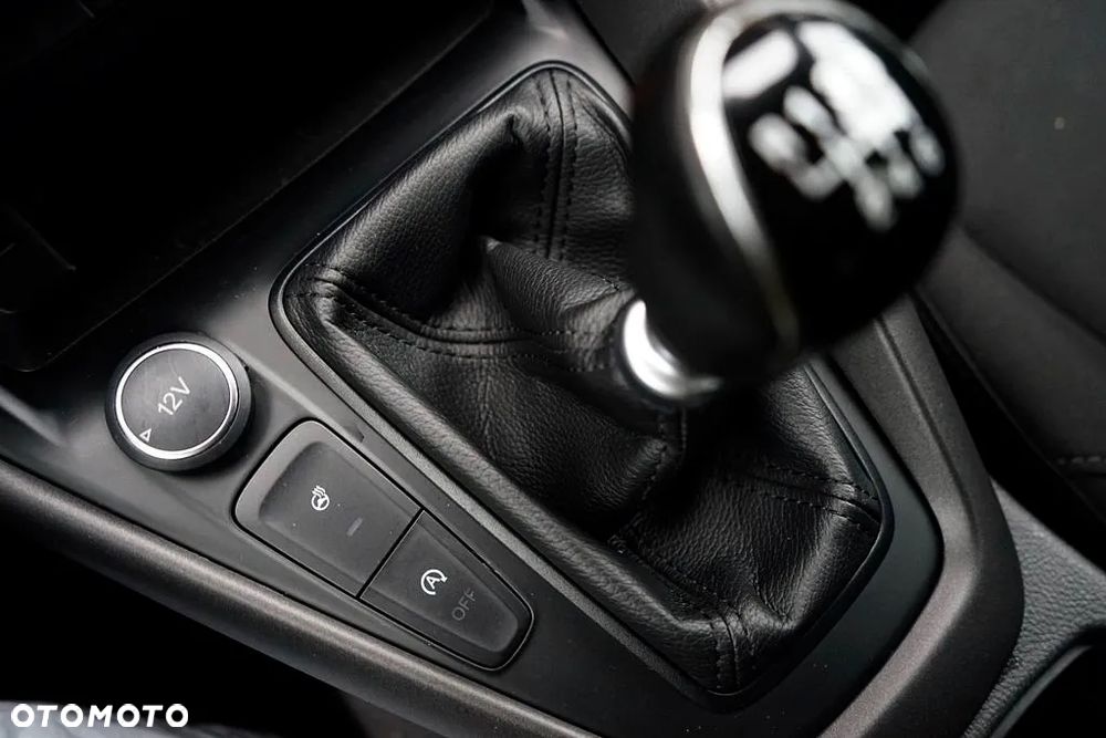 Ford Focus 1.5 TDCi SYNC Edition - 28