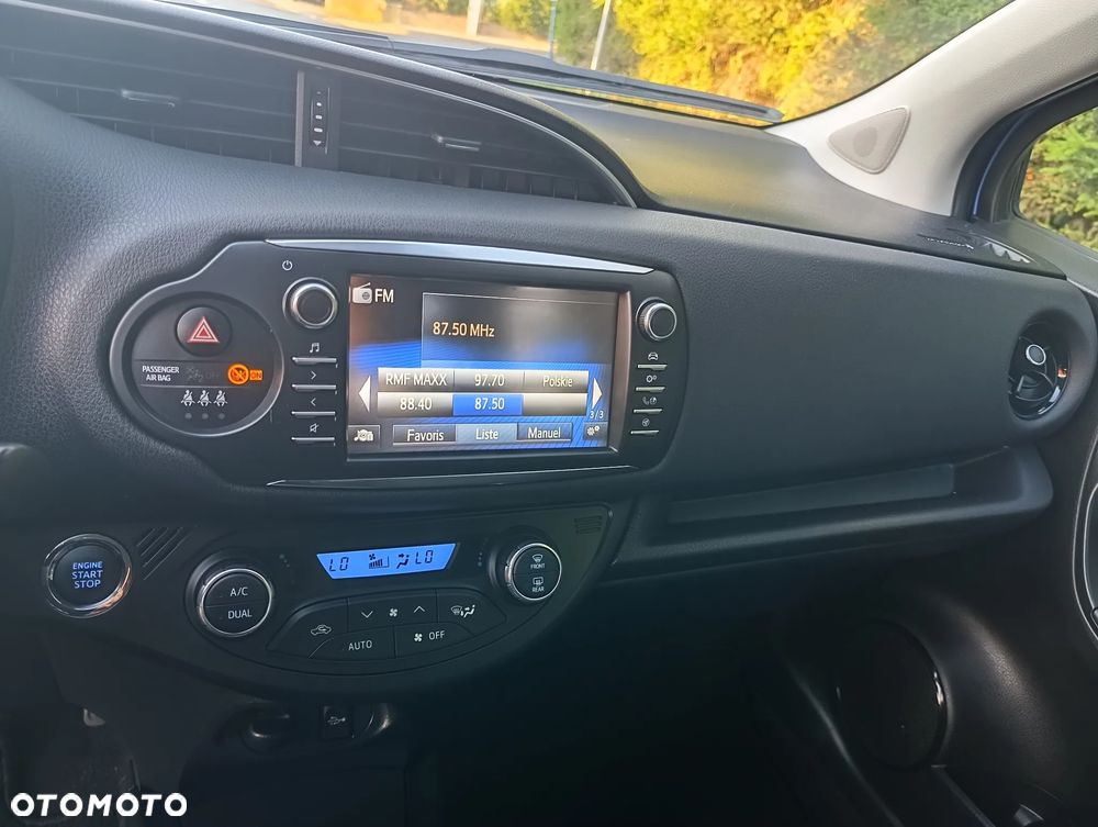 Toyota Yaris 1.5 Premium - 19