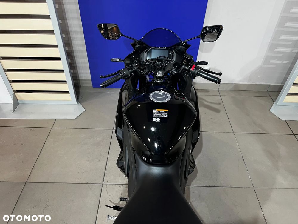 Yamaha R3 - 6