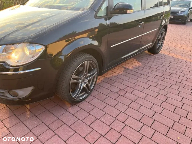 Volkswagen Touran 2.0 TDI DPF Trendline - 14