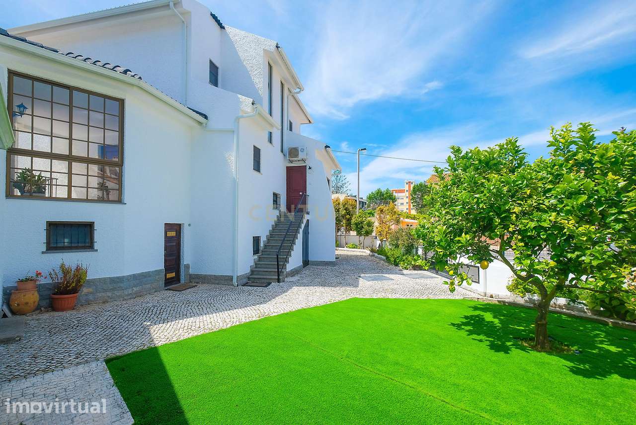 Moradia T5 em Carcavelos — Espaço, Conforto e Localização Privilegiada - Grande imagem: 2/47