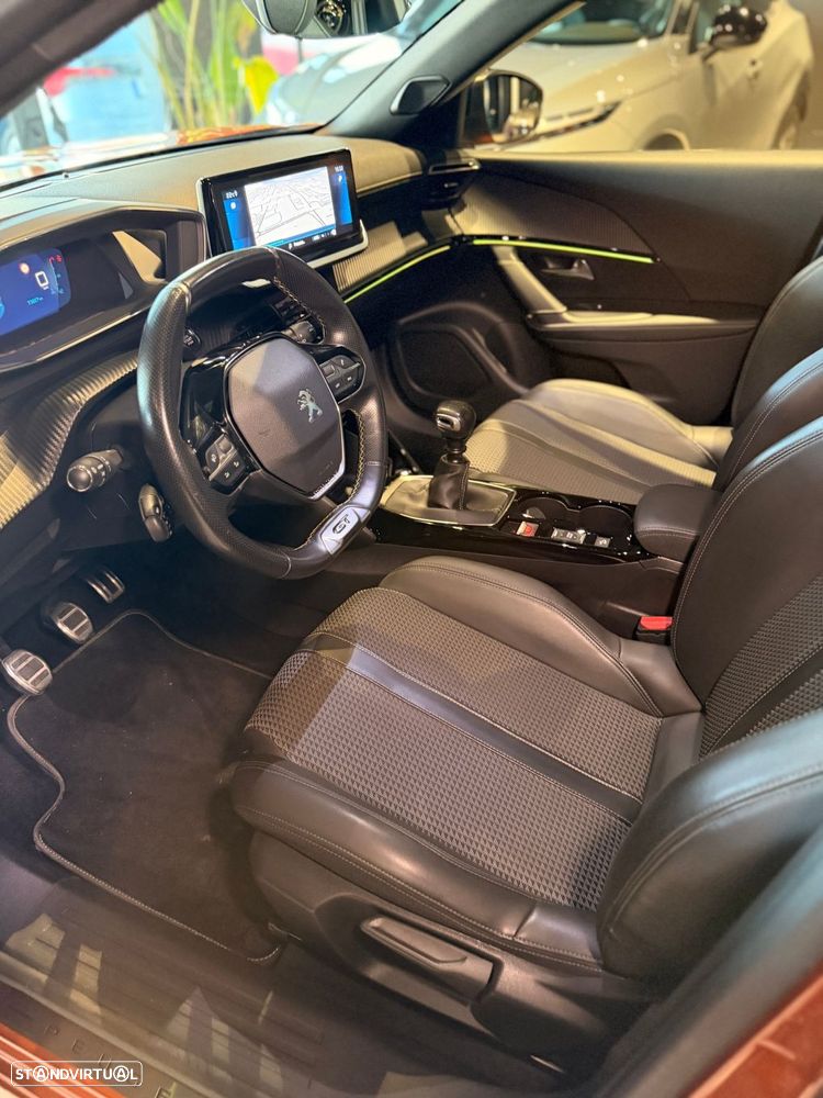 Peugeot 2008 1.2 PureTech GT Line - 27