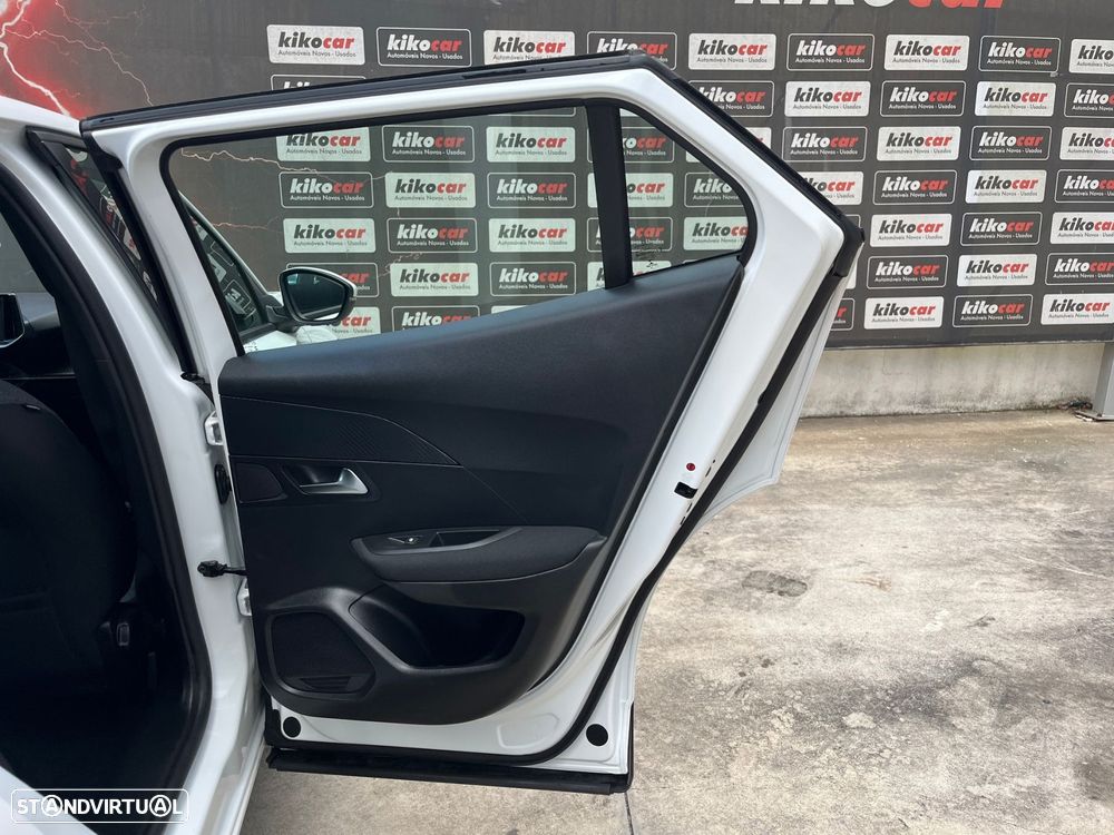Peugeot 2008 1.2 PureTech Active Pack - 44