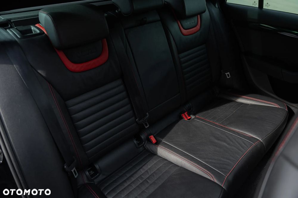 Skoda Octavia 2.0 TDI RS DSG - 33
