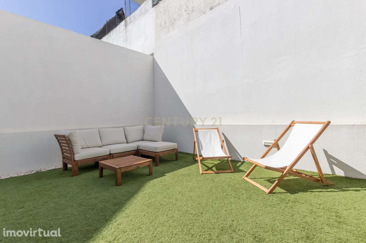 Moradia Geminada como Nova na Quinta do Conde - Grande imagem: 3/35